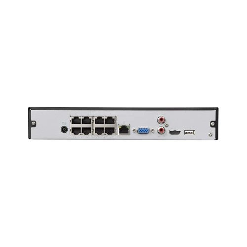 Zdjęcie przedstawia tylny panel 8-kanałowego rejestratora BCS z różnymi portami, w tym ośmioma portami Ethernet, portem HDMI, VGA, USB oraz złączami audio. Obudowa jest w kolorze srebrnym z czarnymi elementami na krawędziach.