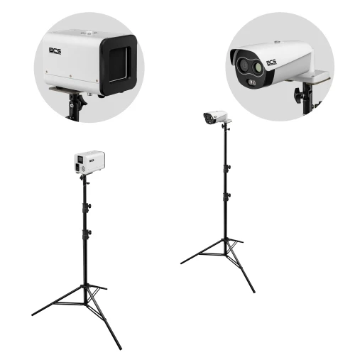 Zdjęcie przedstawia adapter statywu BCS-ASKBT zamontowany na statywie, z dwoma różnymi ujęciami pokazującymi szczegóły urządzenia. Adapter jest biały z czarnymi elementami, a statyw jest czarny i rozłożony na pełną wysokość.