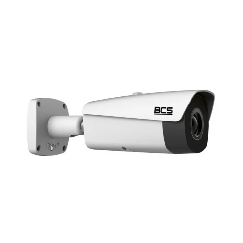 Na zdjęciu znajduje się biała kamera IP termiczna marki BCS, zamontowana na uchwycie ściennym. Kamera ma nowoczesny design z czarnymi akcentami wokół obiektywu.