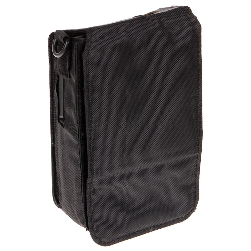 Czarne etui wykonane z wytrzymałego materiału, posiada klapkę zamykaną na rzep. Wyposażone jest w metalowy klips i uchwyt, co ułatwia jego przenoszenie.