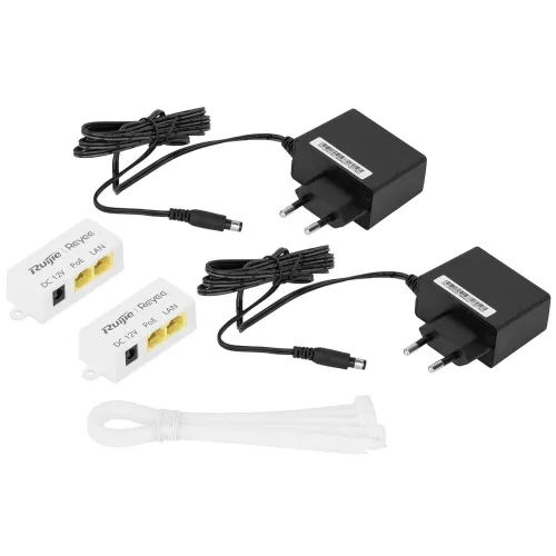 Na zdjęciu znajdują się dwa czarne zasilacze z przewodami oraz dwa białe adaptery PoE z oznaczeniami "DC 12V" i "LAN". W dolnej części zdjęcia widoczne są również białe opaski zaciskowe.