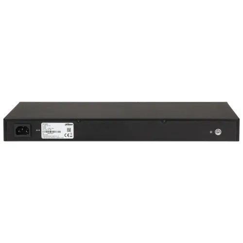 Czarny, prostokątny sprzęt elektroniczny widziany od tyłu z widocznym gniazdem zasilania po lewej stronie. Na urządzeniu znajduje się etykieta z informacjami technicznymi i logo producenta.