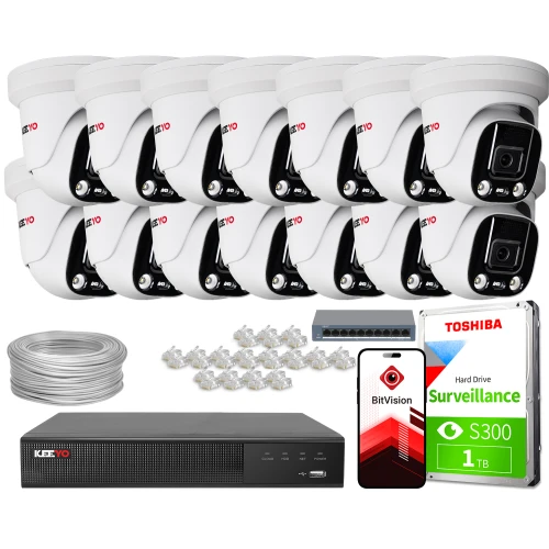 Zestaw do monitoringu składający się z dwunastu białych kamer, rejestratora, dysku twardego Toshiba, kabla oraz złączek. Na zdjęciu widoczny jest również smartfon z aplikacją BitVision.
