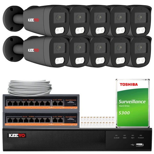 Zestaw do monitoringu IP składający się z dziesięciu czarnych kamer, dwóch przełączników sieciowych, dysku twardego Toshiba oraz rejestratora. W zestawie znajduje się również kabel sieciowy i złącza.
