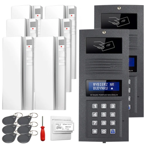 Zestaw domofonowy składa się z sześciu białych unifonów, dwóch paneli zewnętrznych z klawiaturą i wyświetlaczem oraz akcesoriów, takich jak breloki RFID i śrubokręt. Panele zewnętrzne mają ciemną obudowę i są wyposażone w czytnik kart zbliżeniowych.