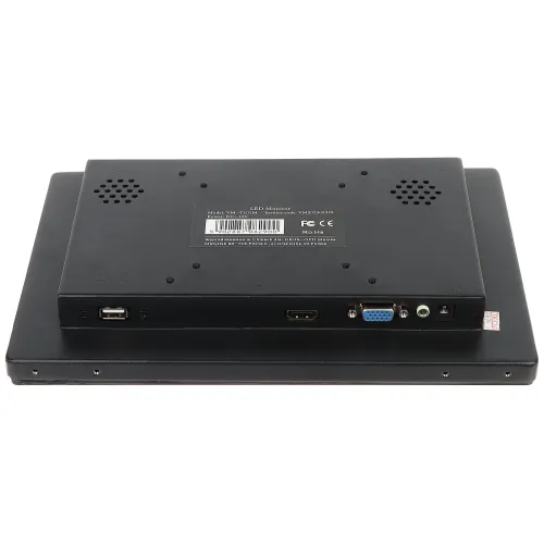 Zdjęcie przedstawia tylną część monitora LED z widocznymi złączami, takimi jak USB, HDMI, VGA oraz audio. Na obudowie znajdują się również otwory wentylacyjne i etykieta z informacjami o modelu i specyfikacjach.